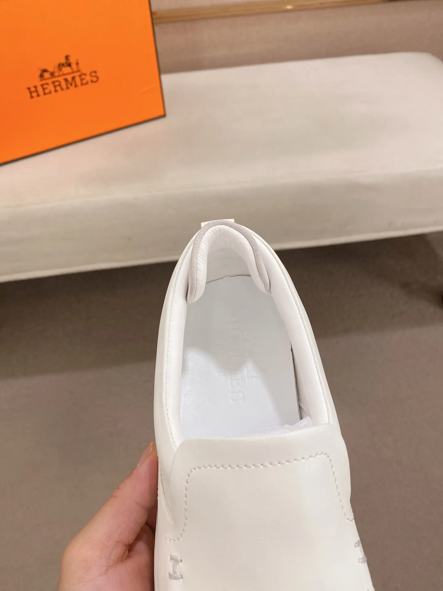 Men's clothing and shoes💰: 442💰《HERMES》【Classic original single version】Hermès; top 🔝purchase agent🔍🔍men's latest 🇺🇸 counter sales simultaneously, imported from Italy original ▲▲cowhide ▲▲ (high-end, nobility, class) ) Exquisite workmanship (Italian 🇮🇹 imported water-dyed 🐂 cowhide lining) sole: original sole provided by the original factory, ⚠️exclusive double-layer activity·TPR·rubber·combined molded outsole; super comfortable·wear-resistant·non-slip·environmental protection The real thing is more beautiful if you take the real thing (high quality, follow the order). You can enter and exit the counter at will * Number of yards: 38-44 (45 can be customized and cannot be returned or exchanged)